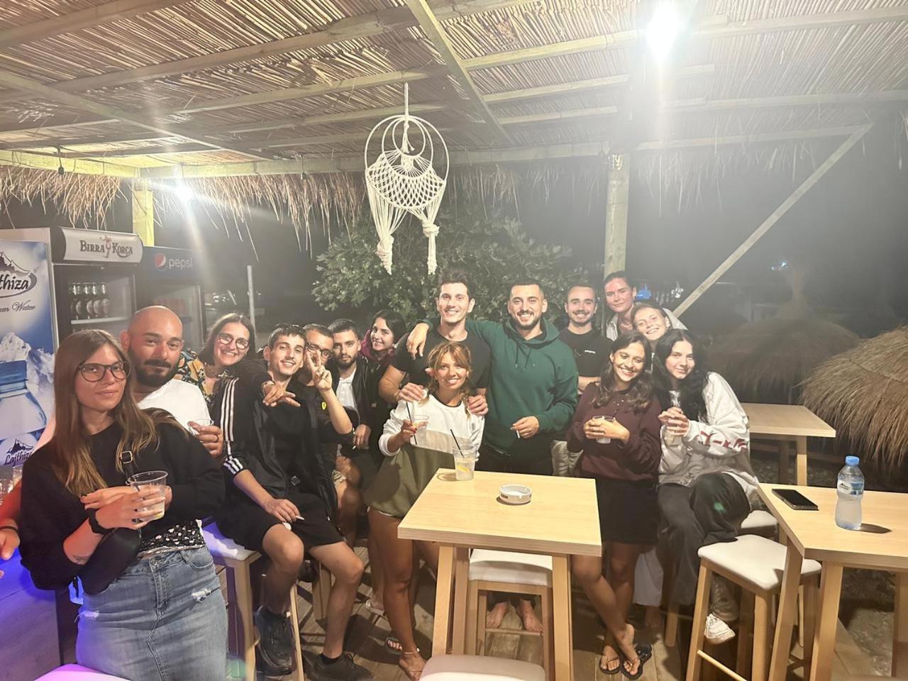Garden Villa Naza Piqeras Luaran gambar